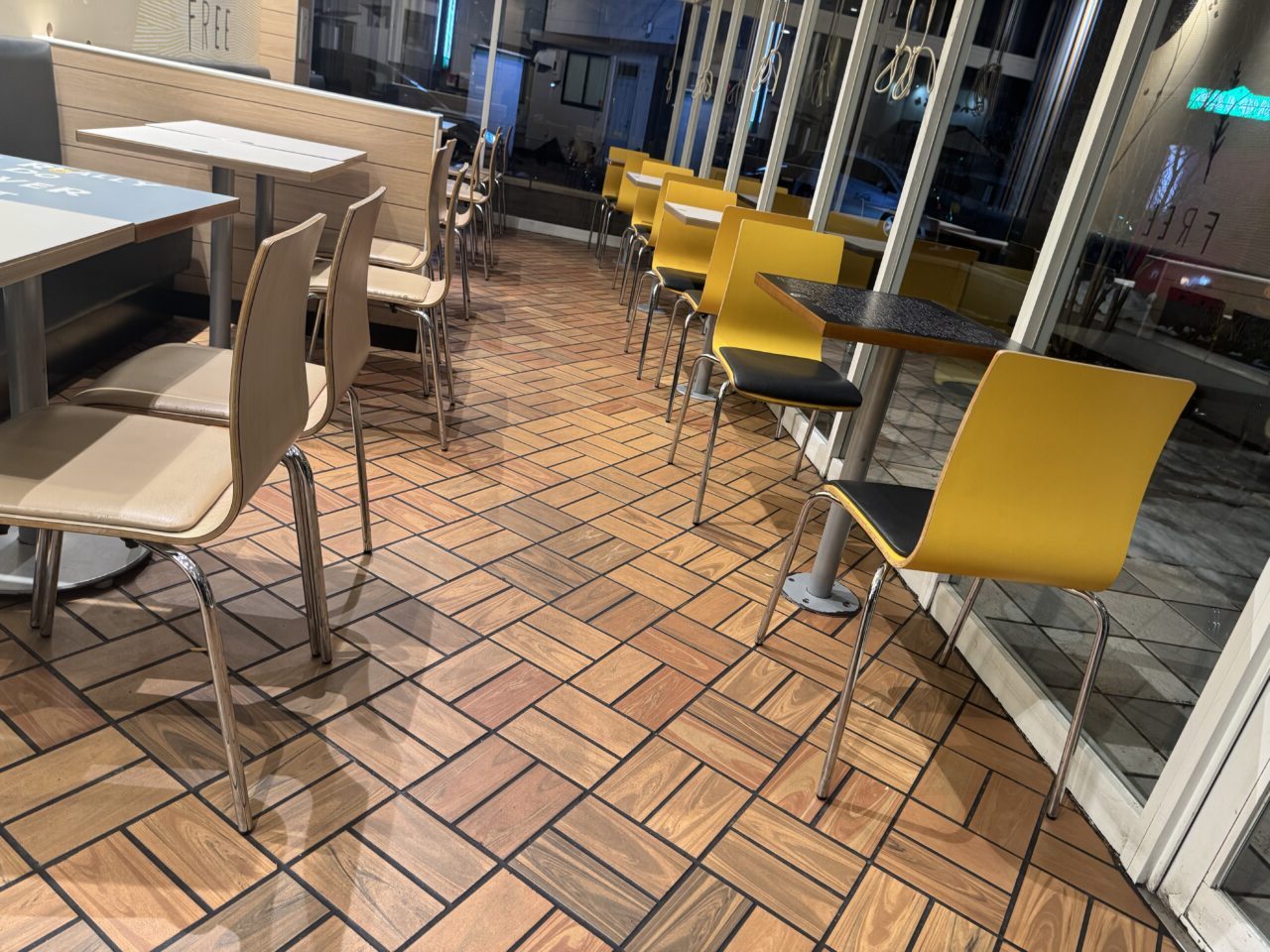 2026年3月のマクドナルド郡山並木店の店内