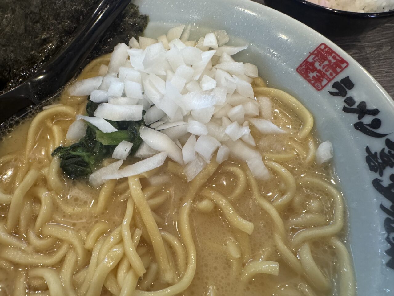 2026年6月の喜多見家 郡山店の醤油ラーメン玉ねぎトッピング
