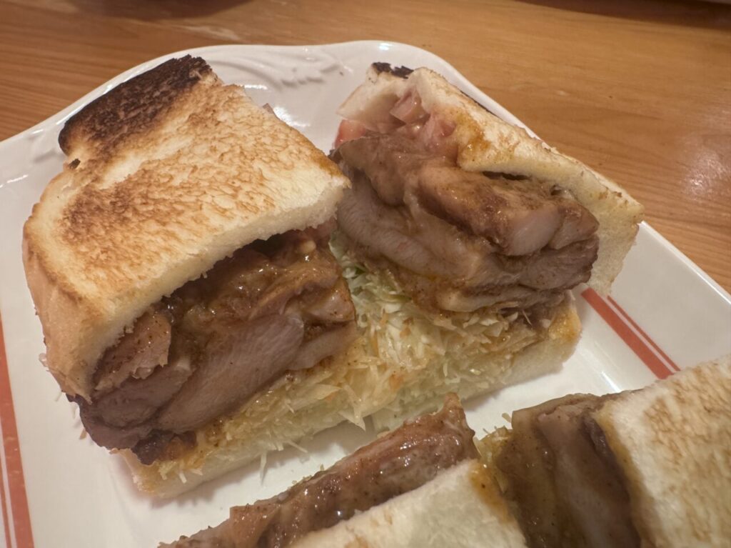 2026年コメダ珈琲郡山富田店のカレー祭り限定メニュー「タンドリーチキンサンド」