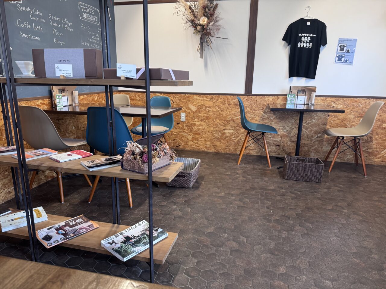 2026年7月のichinoichicoffeeの店内